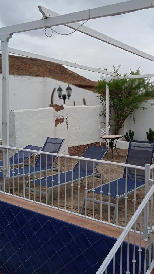 Hotel Rural La Posada De Las Cigueenas Jerez De Los Caballeros Exterior foto